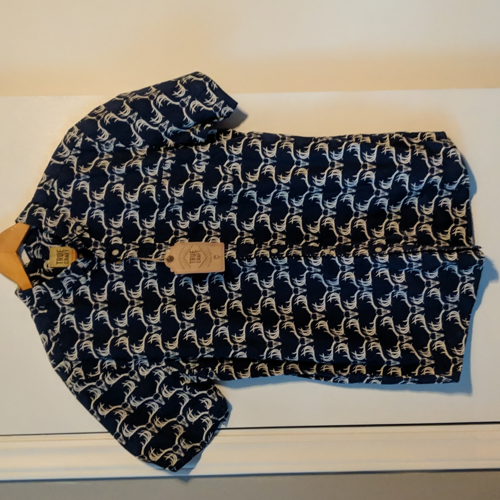 *NWT*True Craft Buttonup Shirt Sleeve Shirt